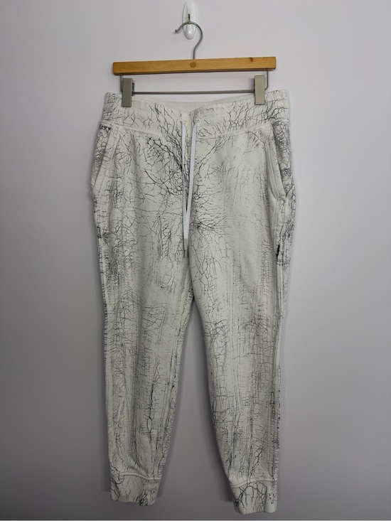 lululemon athletica Pants - Lululemon Warm Down Jogger *7/8 Length Thread Dye White Black Sz 10 27.5”
